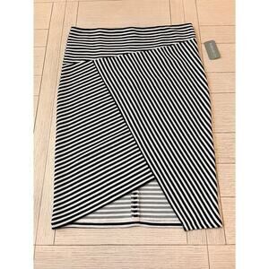 NWT Forever 21+ blk‎ & white stripe knee length pencil skirt. Sz 1X